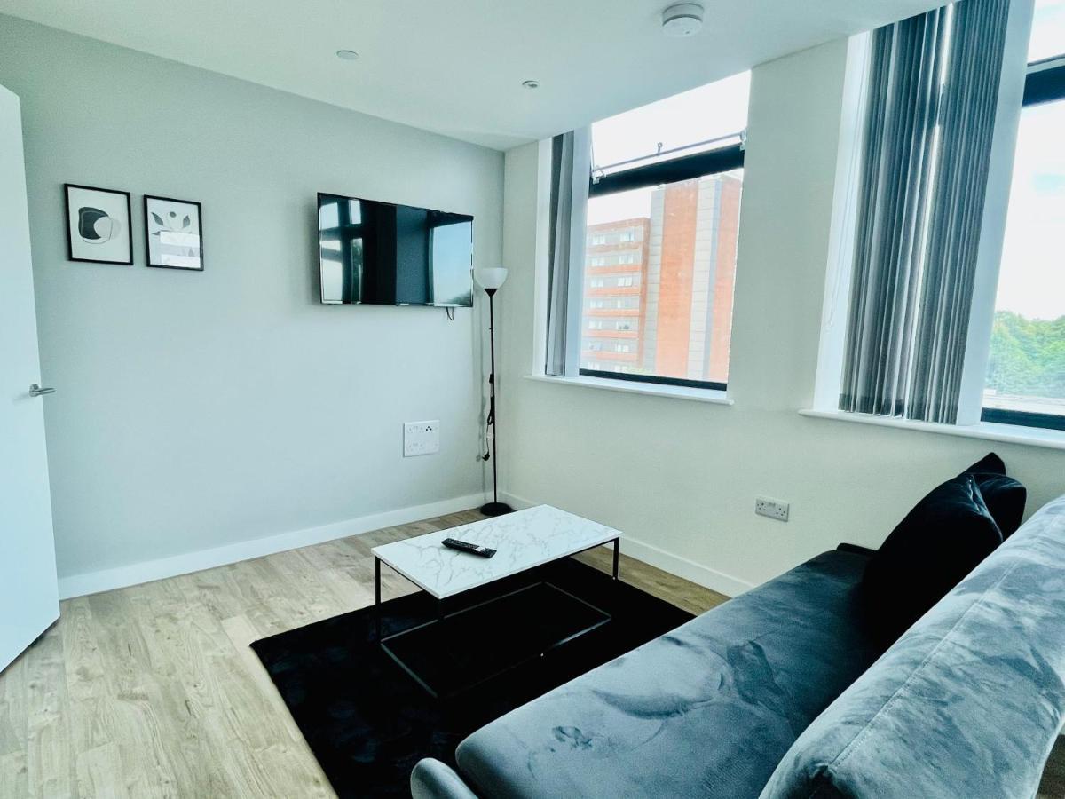Stunning One Bedroom Apartment In Old Trafford Manchester Bagian luar foto