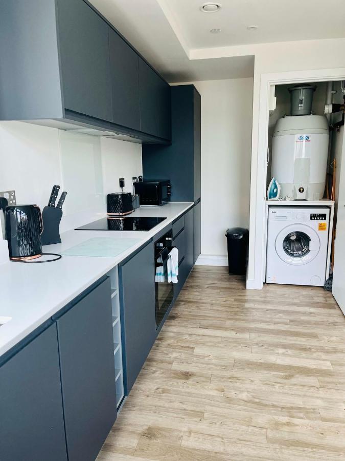 Stunning One Bedroom Apartment In Old Trafford Manchester Bagian luar foto